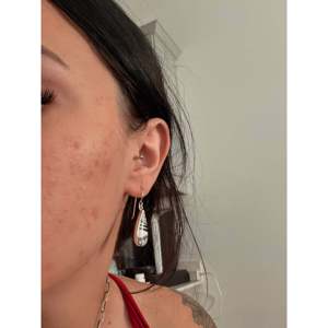 Boucles d'oreilles pendantes Rick Tolino avec incrustation de pierres multiples et de perles, plaqué or 18 carats, argent sterling, forme goutte d'eau - Product Image 2