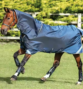 Tapis d'hiver durables et abordables pour chevaux avec conception personnalisée imperméable et matériau extérieur en polyester à 100% - Product Image 5