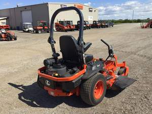 Cortacésped Kubota Z724X Zero Turn de 62 pulgadas, comercial, a gasolina, tipo tractor, para jardín - Product Image 2