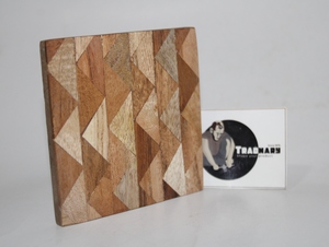 Dessous de verre en bois incrusté de zigzag dans les sous-verres de table à motif de lignes en zigzag de Tradnary Exim Pvt Ltd - Product Image 2