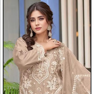 Ensemble Shalwar Kameez d'hiver de qualité supérieure avec haut en organza lourd et bas en coton importé Dupatta doux vêtements indiens et pakistanais - Product Image 1