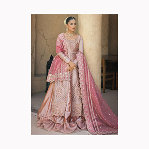 Lehenga แฟชั่นใหม่สําหรับเจ้าสาว, การออกแบบ, งานเย็บปักถักร้อยและงานเพชรเต็มรูปแบบใน Lehenga ผู้ส่งออกปากีสถาน - Product Image 6