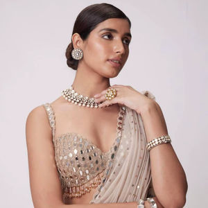 Conjunto de Lehenga Azul Rey de Poliéster Georgette Hasta el Suelo, Blusa Bordada con Vuelo de Cuatro Puntos y Cinco Metros, Elegante Dupatta para Fiesta - Product Image 1