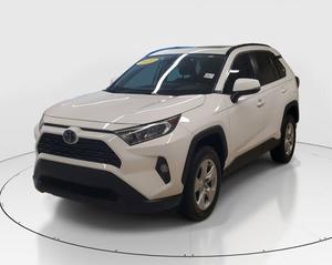 Últimas Ofertas en SUVs 2020 RAV-4 XLE FWD Autos Usados para Uso Comercial - Product Image 1