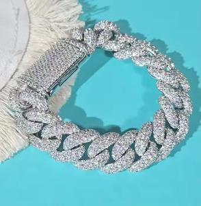 Bracelet artisanal Sept Merveilles en or blanc 18 carats avec chaîne et moissanite, bracelet jonc en diamant, cadeau pour - Product Image 3