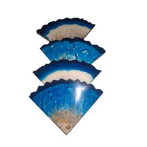 Sous-verre de table rond en résine blanche perle avec combinaison dorée et tapis avec abat-jour naturel bicolore - Product Image 3