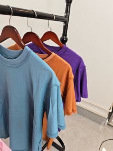 T-shirt streetwear pour homme T-shirt graphique en coton T-shirt à coupe surdimensionnée d'inspiration culturelle T-shirt style personnalisé pour homme - Product Image 4