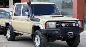 รถกระบะโตโยต้าแลนด์ครุยเซอร์ดับเบิ้ลแค็บ 4x4 มือสองสภาพดี - Product Image 3