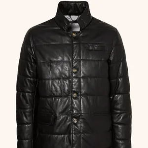 Veste matelassée en cuir noir sur mesure intemporelle vêtements d'hiver isolés boutonnés pour hommes pour une coupe ajustée et élégante manteaux en cuir hommes