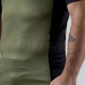 ชุดป้องกันผื่นสำหรับผู้ชายผ้าโพลีเอสเตอร์ผ้าสแปนเด็กซ์สีตัดกัน - Product Image 6