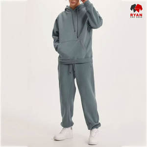 ชุดวอร์มลำลองแบบสั่งทำพิเศษสำหรับผู้ชาย ผลิตจากผ้าโพลีเอสเตอร์ 100% เป็นมิตรต่อสิ่งแวดล้อม แห้งเร็ว ระบายอากาศได้ดี สวมใส่สบาย พร้อมคุณสมบัติต้านเชื้อแบคทีเรีย - Product Image 6