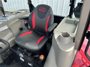 รถแทรกเตอร์2023 Mahindra 2660 Hst ที่มีส่วนประกอบของกระปุกเกียร์ปั๊มเครื่องยนต์ที่จำเป็น - Product Image 4