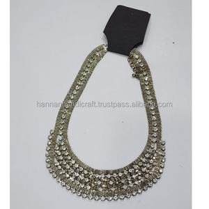 Collar de Resina Moderno para Mujer, Diseño Chic y Minimalista, Collar de Resina Disponible para Mujer - Product Image 5