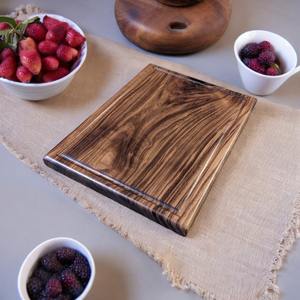 Tabla de cortar de corte contemporánea Rectangular de madera de acacia hecha a mano de lujo con certificación TR, acabado de aceite seguro para alimentos, respetuoso con el medio ambiente - Product Image 5