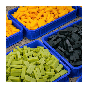 Meilleure offre de savon en vrac au curcuma et aux plantes du Vietnam-Écologique, Nourrissant en profondeur pour la peau, Fourniture à l'exportation de qualité supérieure - Product Image 2