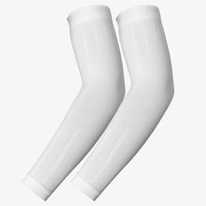 Manchons de bras OEM personnalisés pour la protection solaire, tissu de compression respirant et rafraîchissant pour le travail d'été avec options de marque privée - Product Image 1