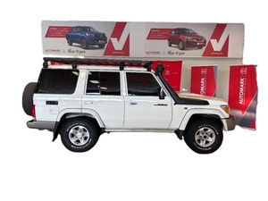 FOURNISSEUR GLOBAL DE VOITURES D'OCCASION Land'Cruisers 76 4.5 Station-Wagon 2023 pour USAGE GÉNÉRAL - Product Image 3