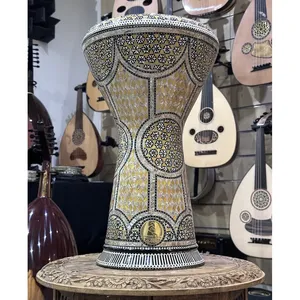 Gawharet El Fan 23cm Sombaty Darbuka Doumbek - Tambor Arqueado Geométrico con Incrustaciones de Perlas Doradas - Product Image 4