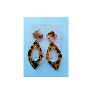 Pendientes de resina Premium hechos a mano 100%, joyería de moda, fabricación personalizada para mujeres y niñas, regalo de boda y fiesta, uso de pendientes de resina - Product Image 5