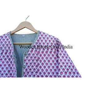 Chaqueta Acolchada Kantha de Algodón Hecha a Mano con Estilo para Mujer, Ropa Femenina Reversible con Estampado Floral de Patchwork Indio - Product Image 3