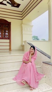 Conjunto de Vestido y Pantalón Plazzo de Diseñador para Mujer con Dupatta para Bodas, Fiestas y Festivales, Ropa Étnica India al por Mayor - Product Image 2