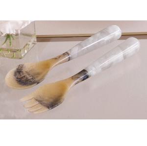 Ensemble de vaisselle en résine blanche de conception d'art populaire d'ange simple cuillère de service à bas prix pour le service de table en Inde - Product Image 1