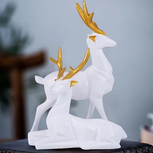 Figurines élégantes de cerf blanc avec ensemble de sculptures décoratives en bois d'or pour la décoration de table ou d'étagère de maison moderne - Product Image 5
