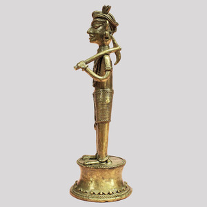 Fait à la main 11.5 pouces écologique Dhokra Art Tribal chasse Showpiece Unique métal caractéristique pour la décoration intérieure Diwali Occasions - Product Image 4