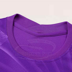 2024 nuevo uniforme de fútbol personalizado de poliéster de secado rápido con logotipo de diseño de sublimación y opción de impresión de nombre de equipo - Product Image 3