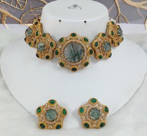 ชุดสร้อยคอหรูสร้างแรงบันดาลใจจาก Sabyasachi สำหรับผู้หญิง monalisa หินแก้วเหมาะสำหรับงานแต่งงานงานปาร์ตี้สวมใส่ในโอกาสเทศกาล - Product Image 6