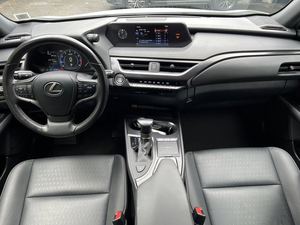 Lexus UX 200 FWD 2021, bajo kilometraje y precio asequible, en stock, listo para envío. - Product Image 5