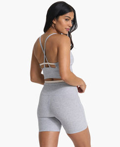 Conjunto de entrenamiento de Yoga personalizado para mujer de calidad superior Sujetador transpirable y cierre de cordón corto ajustado Logo cintura estilo deportivo sólido - Product Image 6