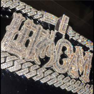 Flash de gama alta, superventas, nuevo logotipo personalizado de diamante y colgante de nombre con moissanita de Plata de Ley 925, corte de diamante redondo - Product Image 1