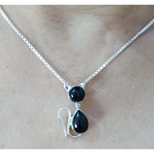 Collier pendentif chat fait main en argent sterling 925 avec onyx noir et émeraude, chaîne médaillon chat en argent sterling 925, cadeau inspiré des animaux - Product Image 3