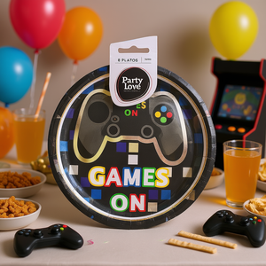 Platos Desechables Party Love de 17 cm con Diseño de Juegos, Paquete de 8 - Product Image 3