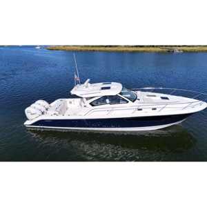 Bateau à moteur inboard Pursuit OS 405 43' LOA 2025 avec cabine, capacité de carburant de 518 gallons, toit bimini - Product Image 4