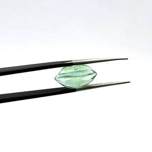 Hermosas cuentas naturales con forma de labios de fluorita múltiple-Encantos de piedras preciosas de labios tallados a mano de 14x8mm - Product Image 5