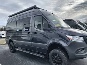 NUEVO Y MODERNO: Autocaravana T-h-o-r E-d-d-i-e B-a-u-e-r 19EB 2026, LISTA PARA ENVÍO - Product Image 2
