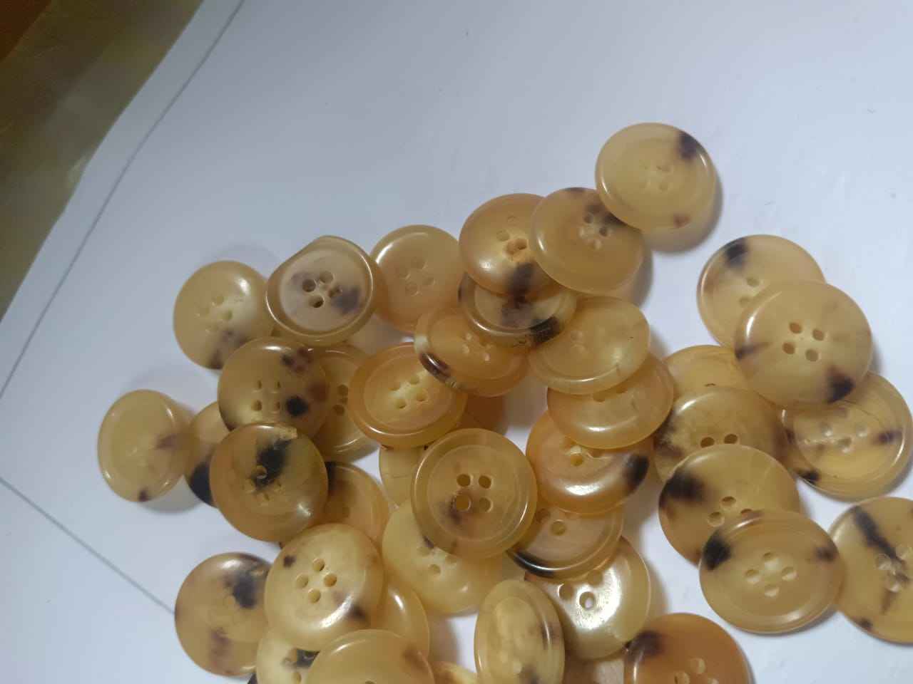 Natural Shades Black, Brown, Cream, or Mixed Horn Pattern