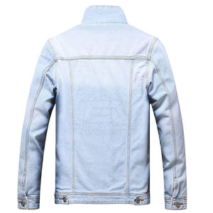 แจ็คเก็ตยีนส์ผู้ชายสุดเทรนดี้สำหรับฤดูหนาว ผลิตจากผ้าคุณภาพพรีเมียม ให้ลุคสตรีทสุดเท่และสัมผัสสบาย เหมาะสำหรับวันสบายๆ - Product Image 2