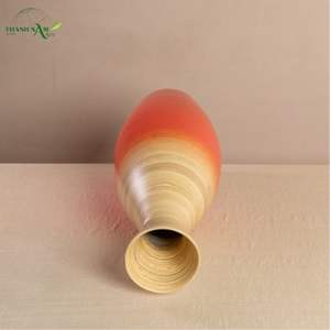 Vase en bambou laqué avec finition dégradée, forme en spirale, matériau naturel écologique, durabilité - Product Image 5