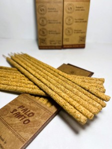 Varillas de Incienso de Palo Santo de Primera Calidad, Hechas a Mano, 100% Naturales, Orgánicas y Sostenibles, Caja de 7 Piezas, Madera de Aromaterapia de Perú - Product Image 2