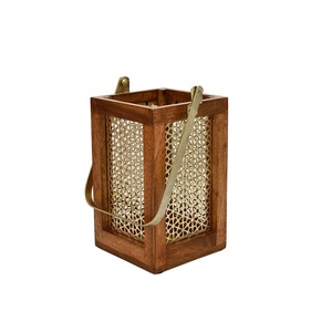 โคมไฟไม้และฐานแบบโบราณพร้อมกรอบโลหะสำหรับตกแต่งบ้านเชิงเทียน - Product Image 1