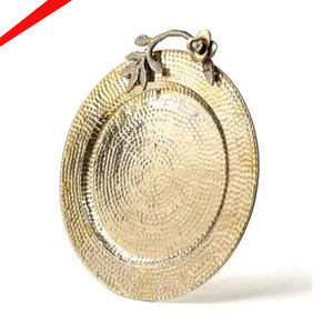 Plaque de chargeur de finition dorée en métal de forme ronde de bonne qualité pour servir des aliments - Product Image 3