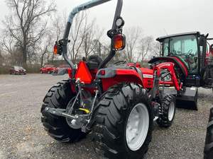 Tractor Compacto Original Massey Ferguson 1835, 35HP, 4WD, Diésel, con Cargador Frontal, Precio de Fábrica, Listo para Enviar, Precio Económico - Product Image 2