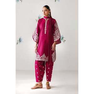 Haut en satin jacquard brodé à manches trois-quarts PR-1253 - Product Image 1