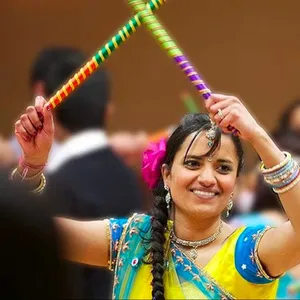 Coloré Dandiya Bâtons Raas Faveurs Navratri Dholki Sangeet Diwali Eid Shaadi Mehndi Shaadi Décor Dandiya Haldi Décor