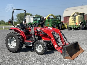 Tractor MASSEY FERGUSON 1735M con Motor Diésel de 80HP a 140HP - Product Image 6