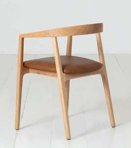 เก้าอี้ทานอาหารแบบมีพนักแขน ทำจากโครงไม้สักแท้ พร้อมวัสดุโฟมและผ้าคุณภาพสูง สำหรับใช้ภายในและภายนอกอาคาร - Product Image 5