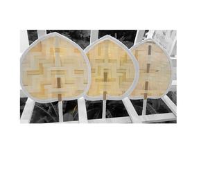 Abanico hecho a mano con material de bambú natural, abanico de hojas de plam en forma de corazón colorido de Vietnam - Product Image 5